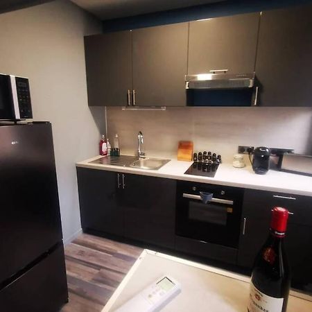 Au numéro 4  Châteauroux Esterno foto