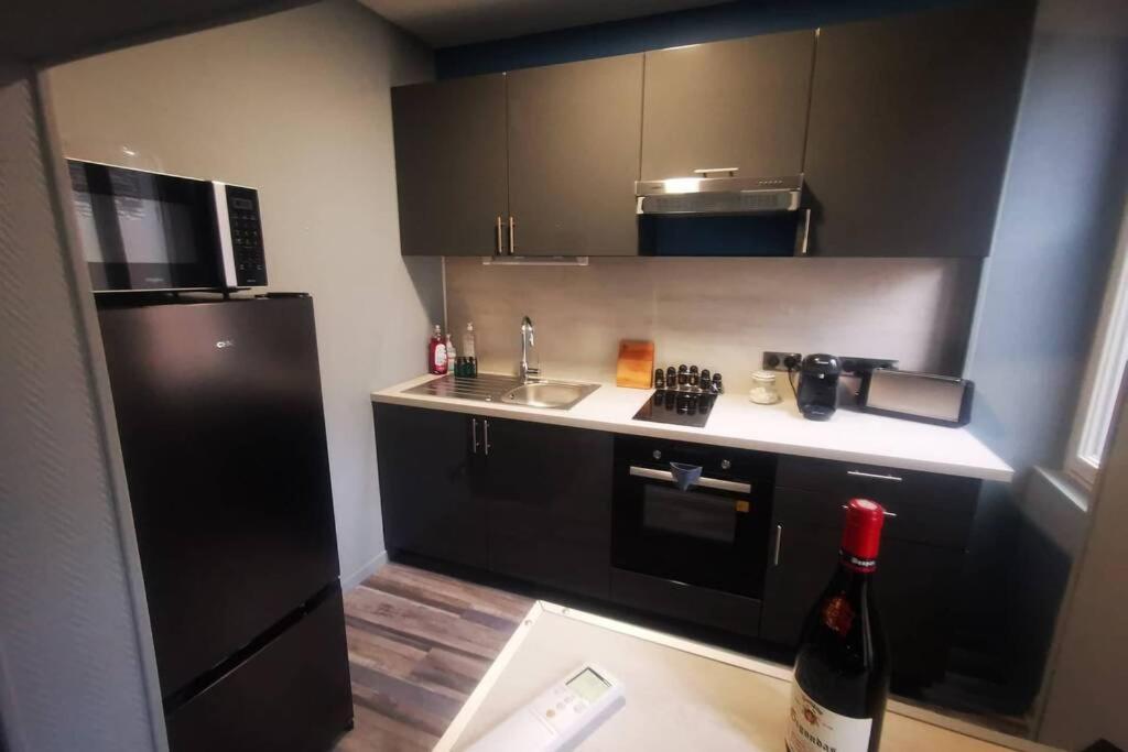 Au numéro 4  Châteauroux Esterno foto